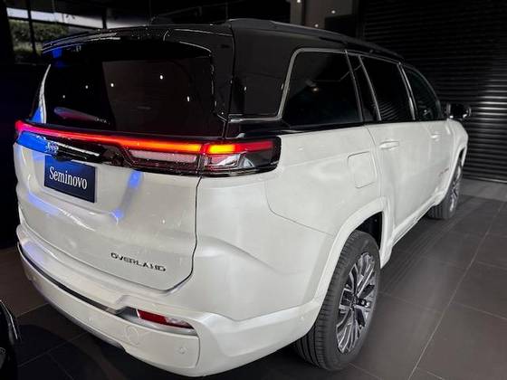 JEEP COMMANDER 2.2 TURBO DIESEL OVERLAND AT9